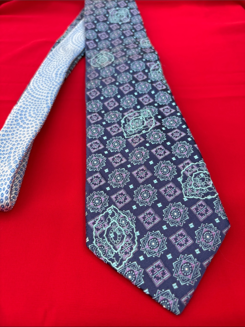 Robert Graham XL luxury silk tie!